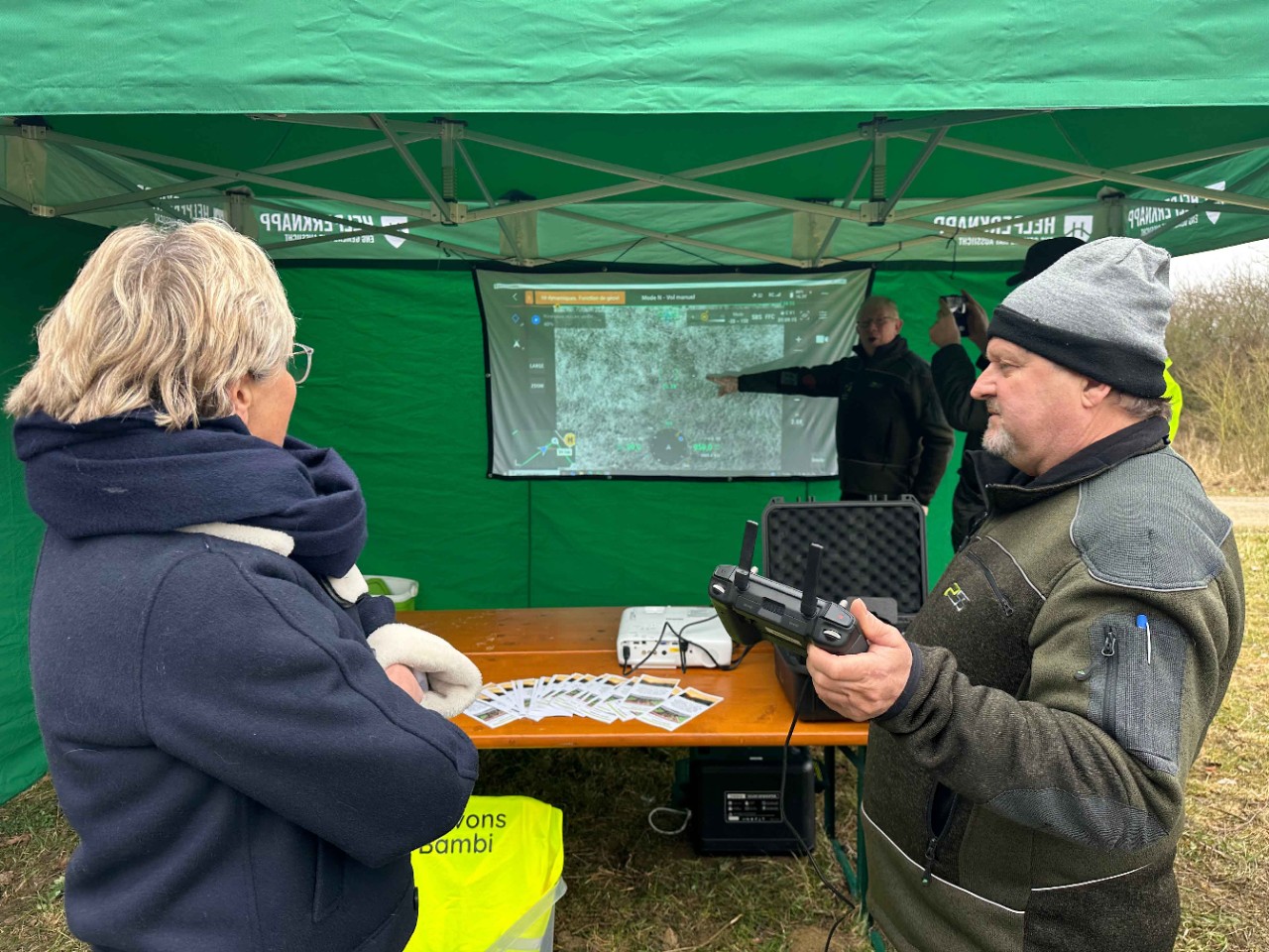 La conférence a également été l’occasion d’illustrer l’efficacité des drones équipés de caméras thermiques dans la localisation des faons avant la fauche. 
