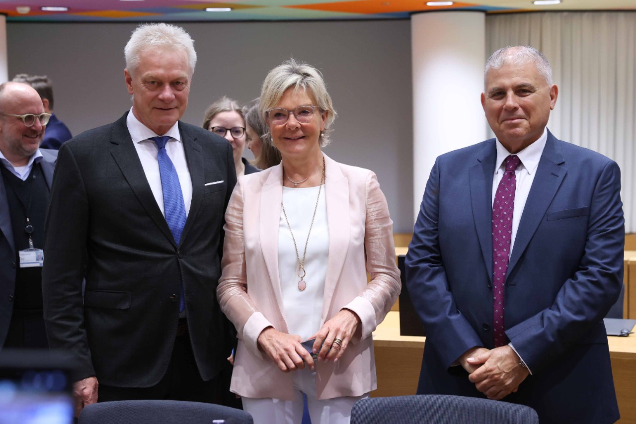(de g. à dr.): Alois Rainer (ministre fédéral allemand de l’Alimentation, de l’Agriculture et de la Patrie), Martine Hansen (ministre de l’Agriculture, de l’Alimentation et de la Viticulture, L), Anton Refalo (ministre maltais de l’Agriculture, de la Pêche et des Droits des Animaux)